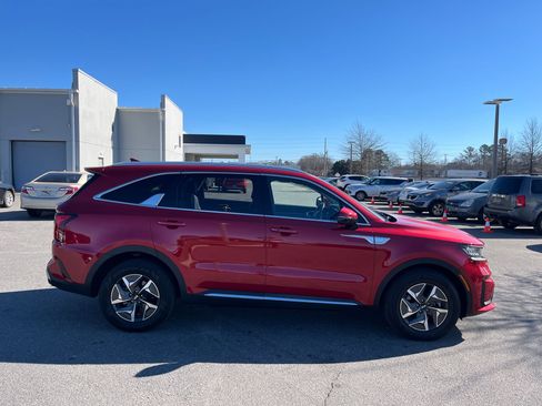 Used 2021 Kia Sorento S image 10