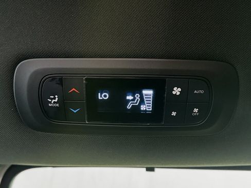 Used 2026 Chrysler Pacifica Select FWD image 23