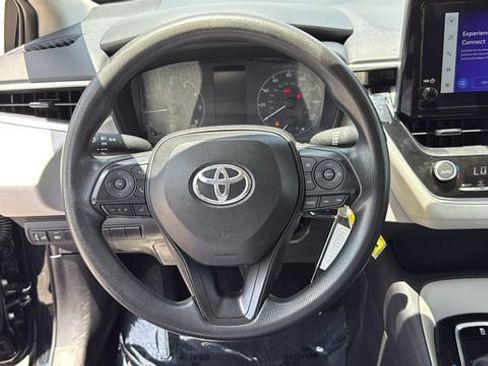 Used 2025 Toyota Corolla LE FWD image 18