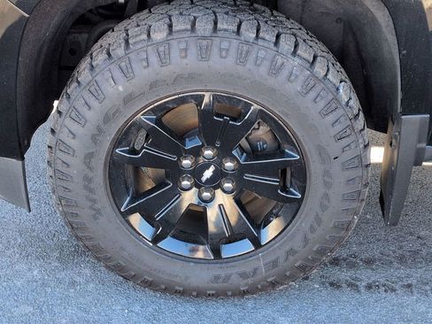 Used 2021 Chevrolet Colorado Z71 w/ Z71 Midnight Edition image 9