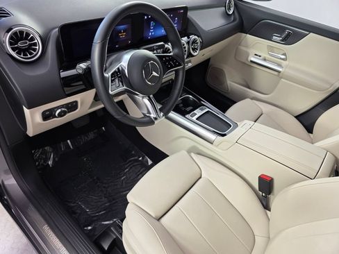 Certified 2025 Mercedes-Benz GLA 250 image 10