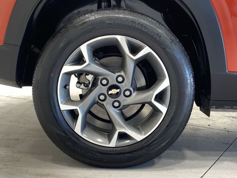 Used 2024 Chevrolet Trax LT w/ LT Convenience Package image 10