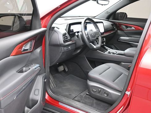 Used 2025 Chevrolet Traverse Z71 w/ Enhanced Driving Package AWD/4WD image 12