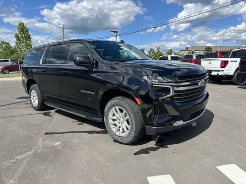 Used 2022 Chevrolet Suburban LT AWD/4WD image 7