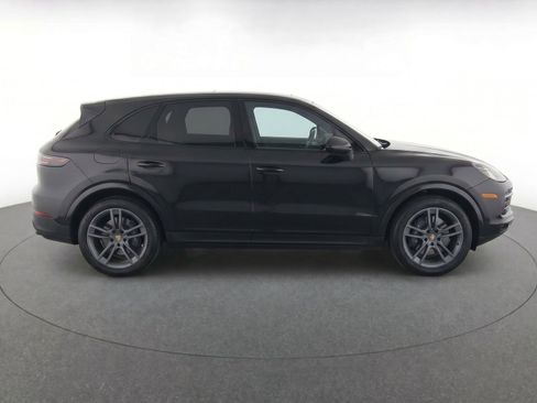 Certified 2024 Porsche Cayenne AWD/4WD image 8