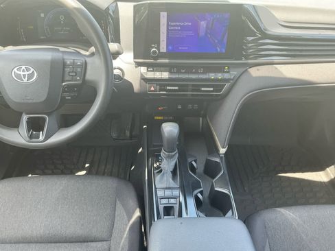 Used 2025 Toyota Camry LE FWD image 11
