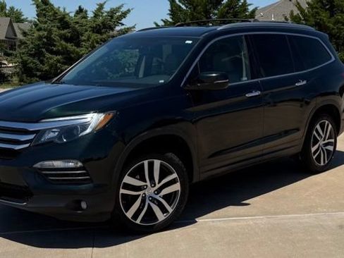 Used 2017 Honda Pilot Touring image 10