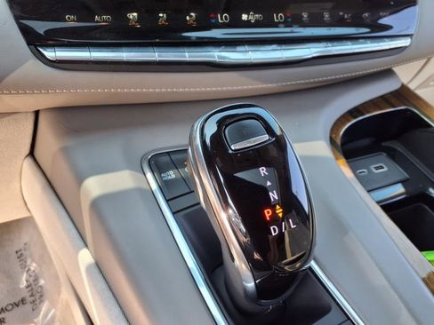 Certified 2023 Cadillac Escalade Premium Luxury Platinum image 38