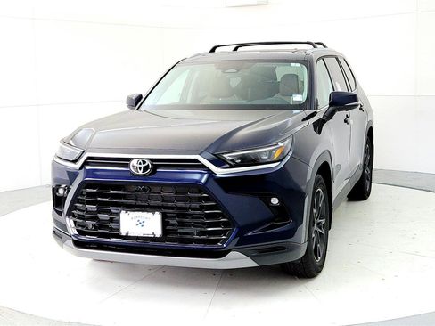New 2026 Toyota Grand Highlander AWD image 2