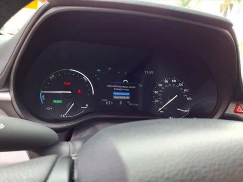 Certified 2025 Toyota Sienna LE FWD image 12