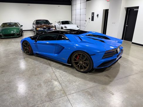 Used 2018 Lamborghini Aventador S AWD/4WD image 47