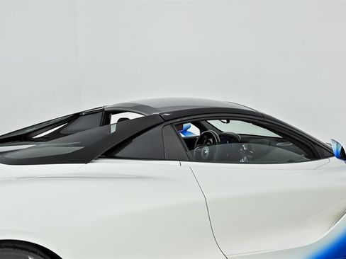 Used 2021 McLaren 720S Spider RWD image 40