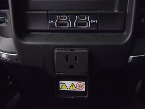 Used 2023 RAM 1500 Laramie image 42