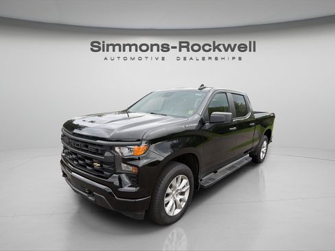 Used 2024 Chevrolet Silverado 1500 Custom AWD/4WD image 1