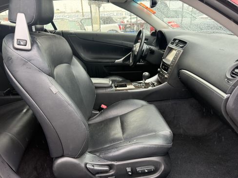 Used 2015 Lexus IS 250C w/ Navigation System Package image 19