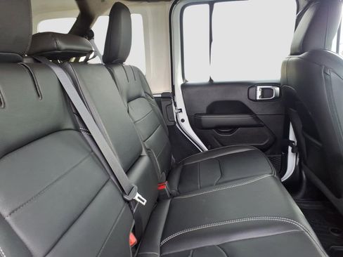 Used 2023 Jeep Wrangler Unlimited Sahara image 14