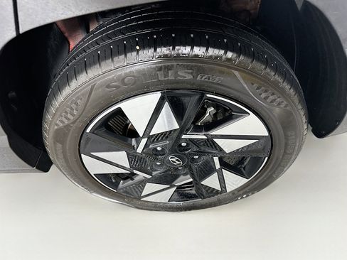 Used 2024 Hyundai Kona SEL image 11