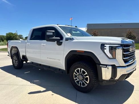 Used 2024 GMC Sierra 2500 SLE w/ SLE Convenience Package AWD/4WD image 2