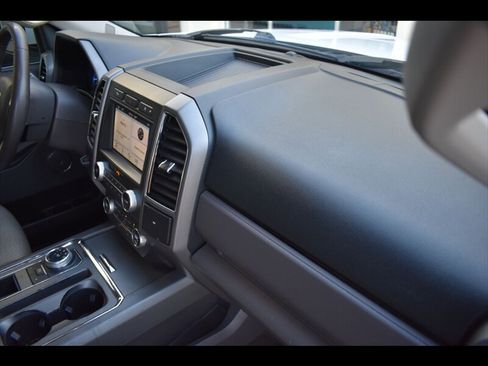 Used 2019 Ford Expedition XLT RWD image 38