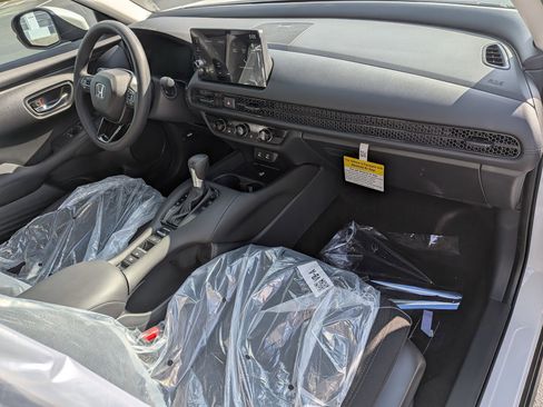 New 2026 Honda HR-V LX image 34