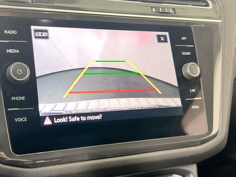 Used 2022 Volkswagen Tiguan SE image 13