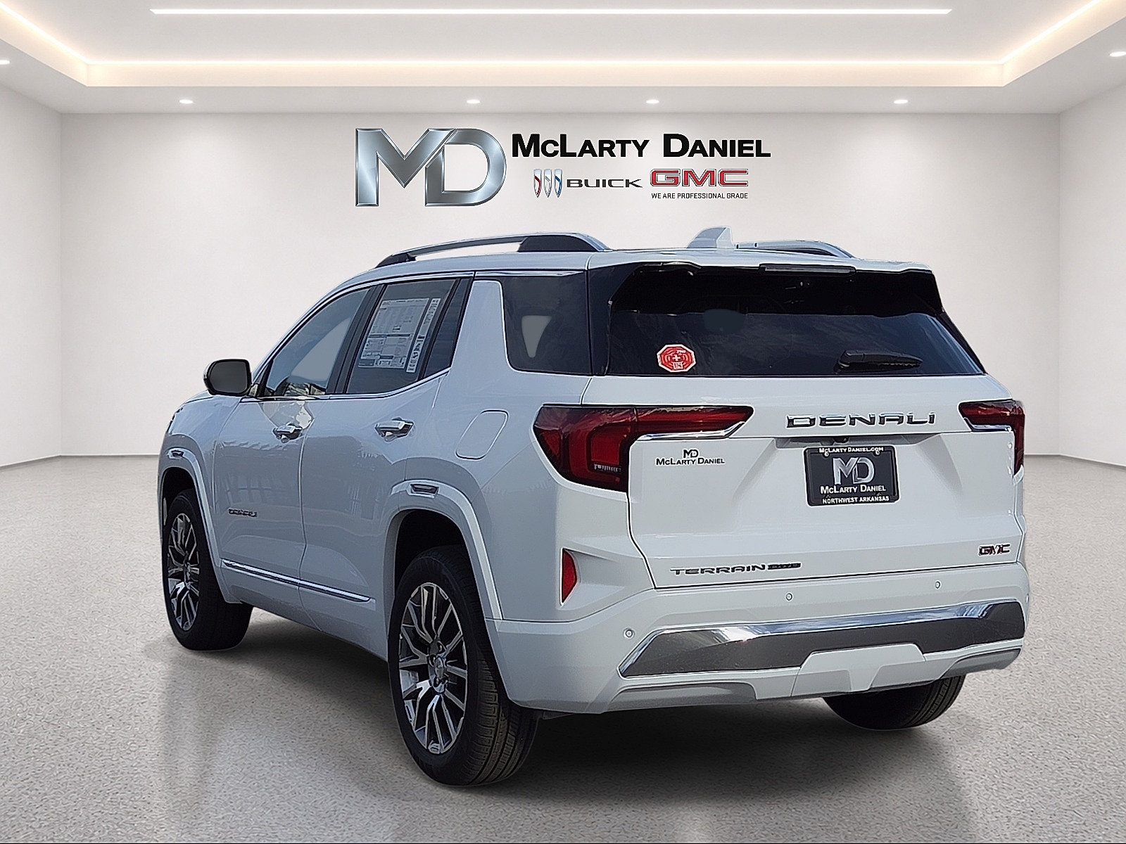New 2027 GMC Terrain Denali w/ LPO, Floor Liner Package AWD/4WD image 4