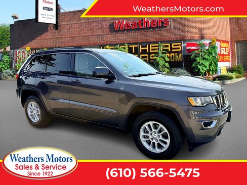 Used 2018 Jeep Grand Cherokee Laredo AWD/4WD image 1