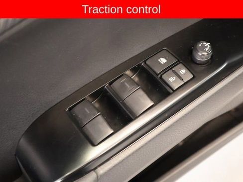 Used 2025 Toyota Camry SE image 13