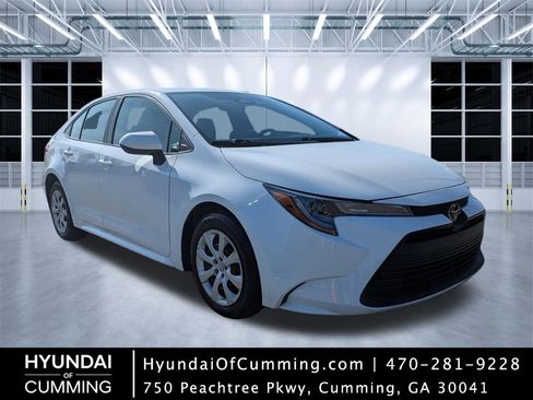 Used 2024 Toyota Corolla LE image 1