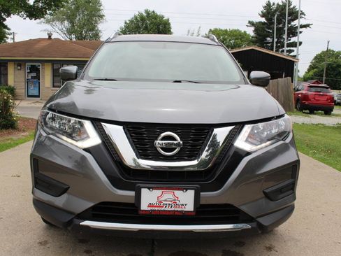 Used 2017 Nissan Rogue S w/ S Appearance Package AWD/4WD image 3