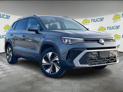 New 2026 Volkswagen Taos SE image 1