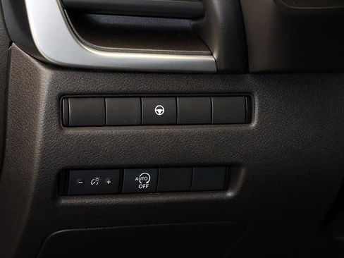 Used 2023 Nissan Rogue SV image 23