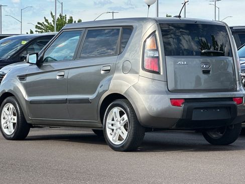 Used 2010 Kia Soul + w/ Audio Pkg FWD image 6