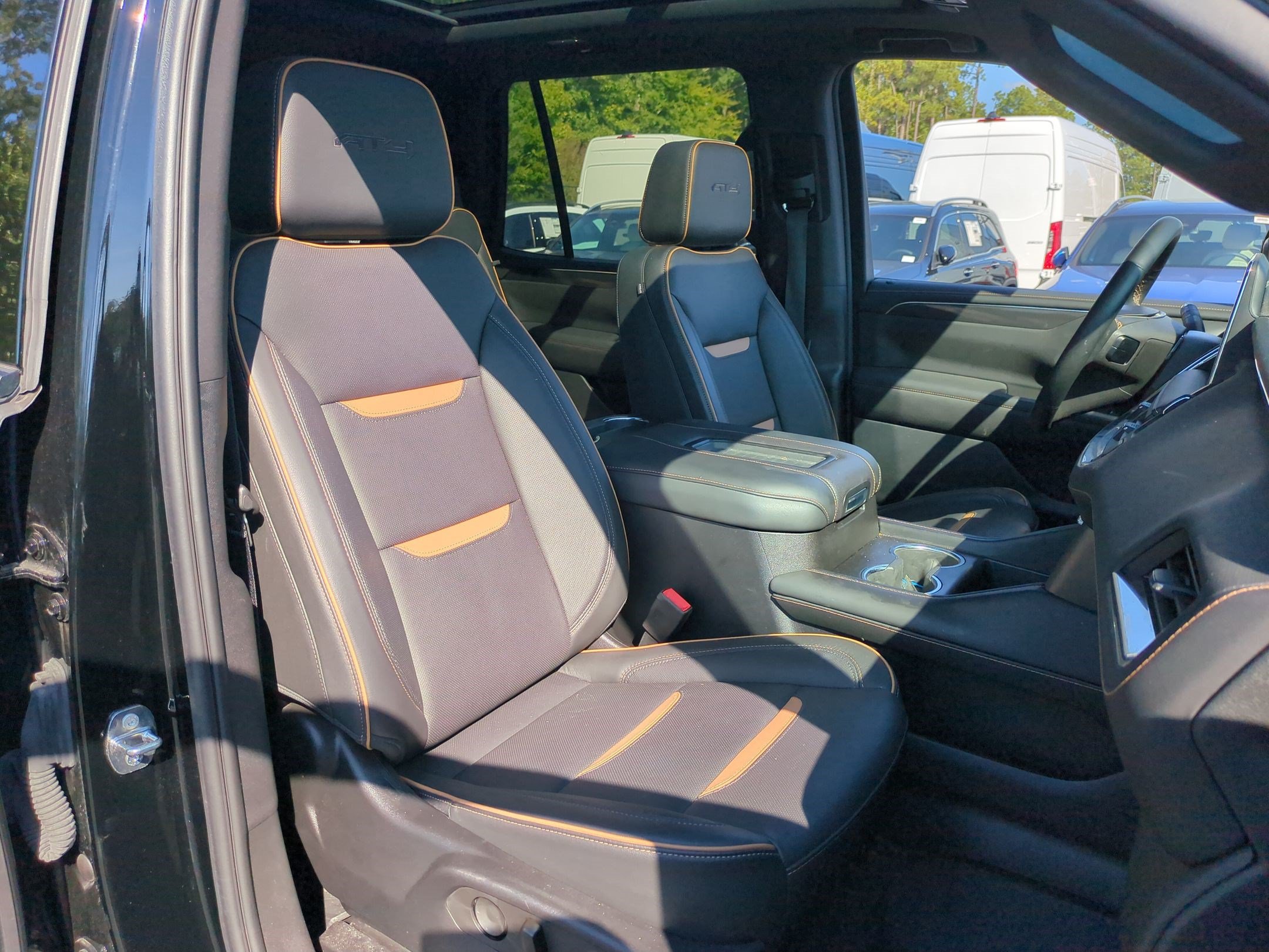Used 2024 GMC Yukon AT4 AWD/4WD image 33