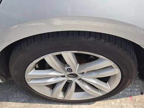 Used 2018 Volkswagen Passat 2.0T SE FWD image 5