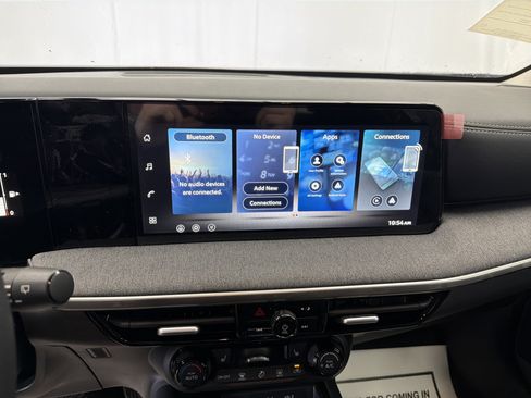 New 2026 Nissan Kicks SV image 13