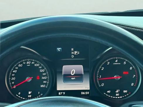 Used 2015 Mercedes-Benz C 300 Sedan image 34