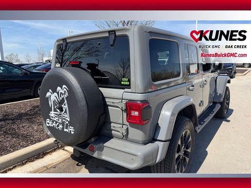 Used 2022 Jeep Wrangler Unlimited Sahara image 5