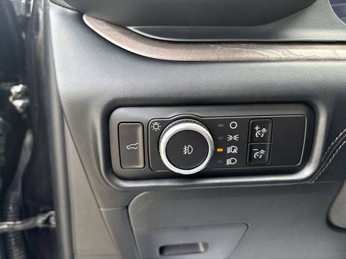 Certified 2023 Ford Explorer Platinum w/ Technology Package image 31