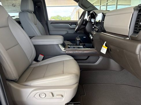 New 2026 GMC Sierra 1500 SLT AWD/4WD image 19