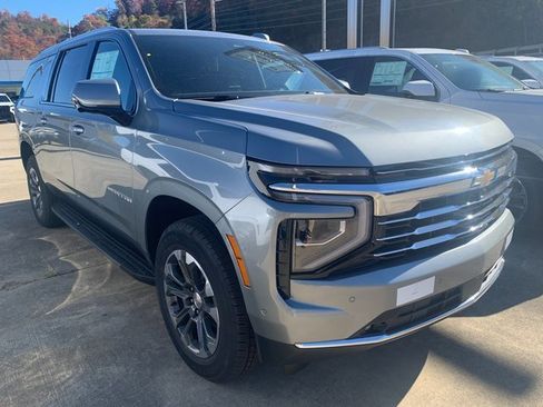 New 2026 Chevrolet Suburban LT image 20