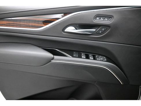 Used 2023 Cadillac Escalade Premium Luxury image 8