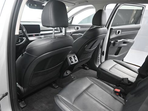 Certified 2025 Kia Sorento EX w/ EX Panoramic Sunroof Package AWD/4WD image 17
