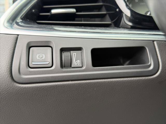 Used 2024 Cadillac XT5 Premium Luxury w/ LPO, Floor Liner Package AWD/4WD image 21