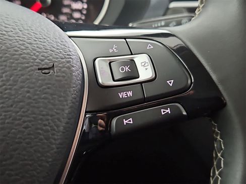 Used 2021 Volkswagen Tiguan SE image 24