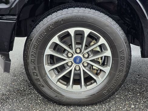 Used 2018 Ford F150 XLT w/ Equipment Group 302A Luxury AWD/4WD image 10