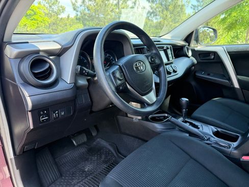 Used 2018 Toyota RAV4 LE w/ All Weather Liner Package FWD image 22