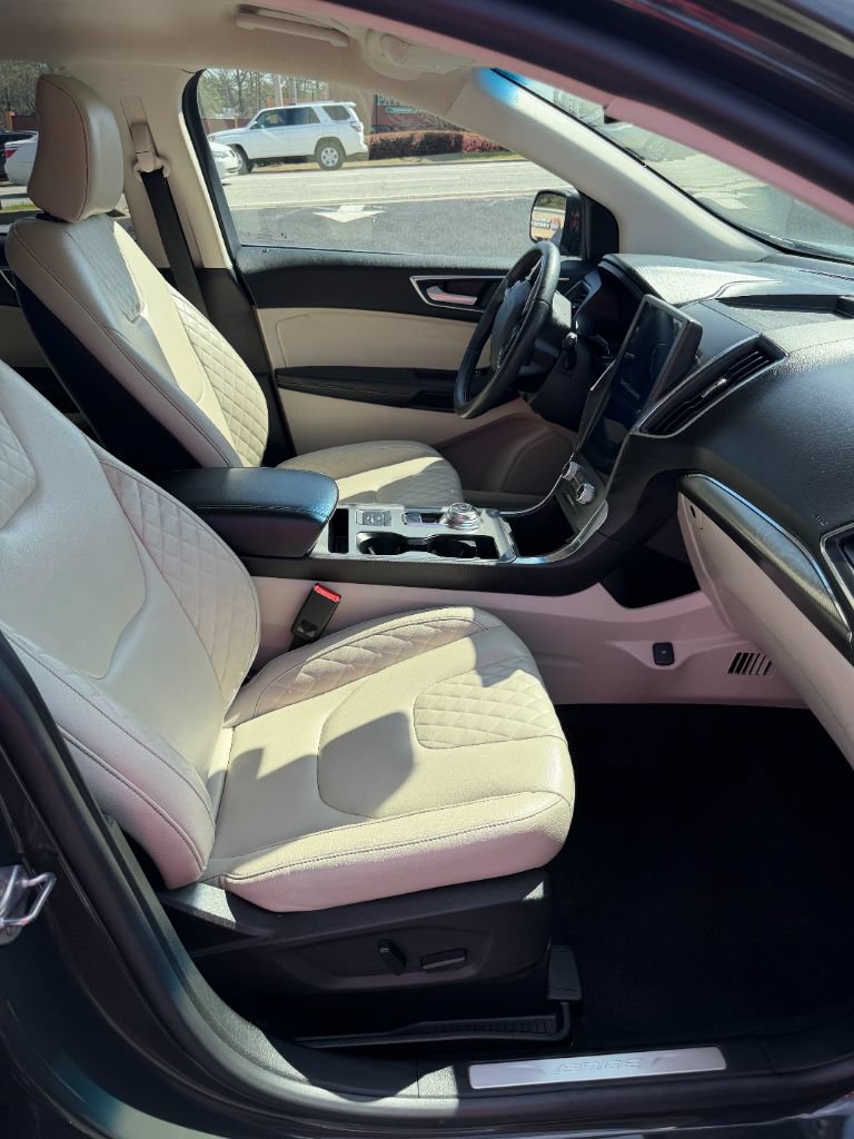 Used 2024 Ford Edge Titanium AWD/4WD image 24