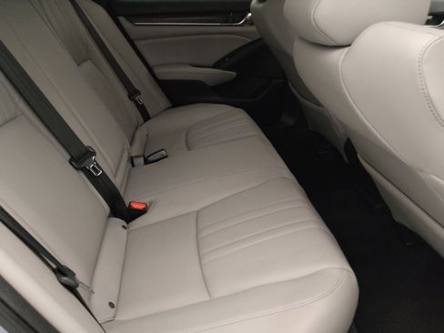 Used 2018 Honda Accord Touring image 19