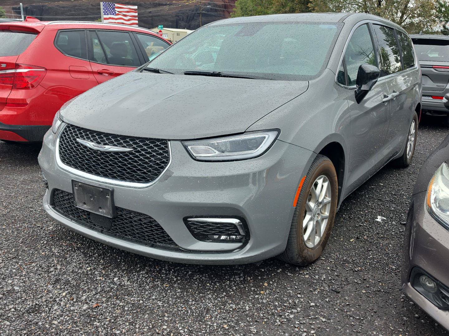 Certified 2025 Chrysler Pacifica Select FWD image 1
